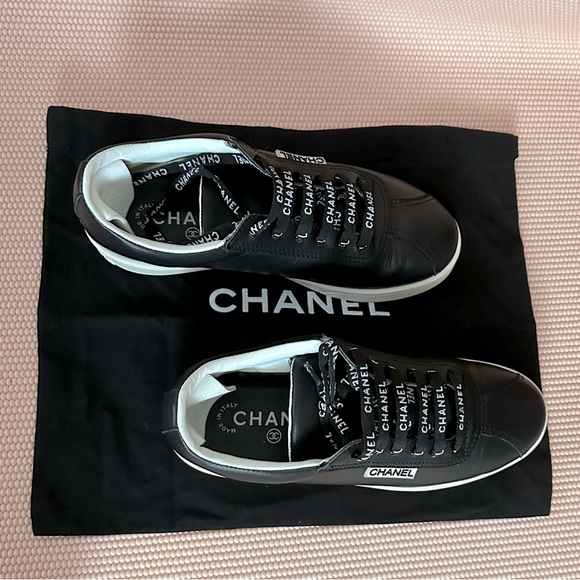 CHANEL Black and White Sneakers - Picture 2 of 16